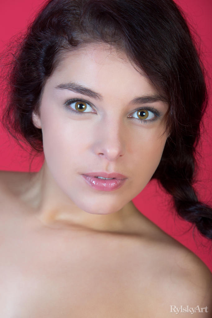 hermosa chica con cuerpo perfecto, está deliciosa